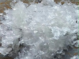 金双联塑料清洗机将闲置反光膜清洗二次利用